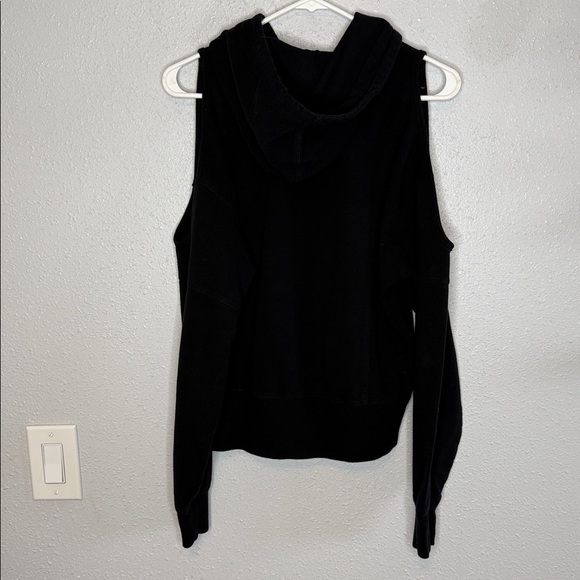 Sundays Women's Black Open Shoulder Hooded Sweatshirt Medium - Picture 6 of 6